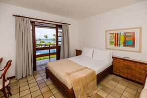 Minibar, safe på rommet, skrivebord og wi-fi (inkludert)