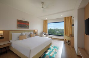 Deluxe Room, 1 King Bed, Non Smoking