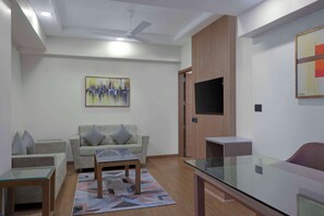 Suite ejecutiva, 1 cama King size, para no fumadores (Living Room) | Minibar, caja de seguridad en la habitación, escritorio y wifi gratis 