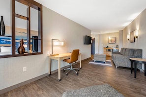 1 bedroom, premium bedding, pillowtop beds, desk