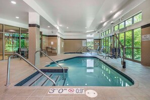 Indoor pool - Cambria Hotel Madison East (Madison)