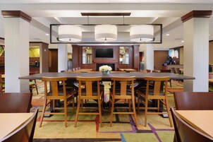 包含每日自助早餐