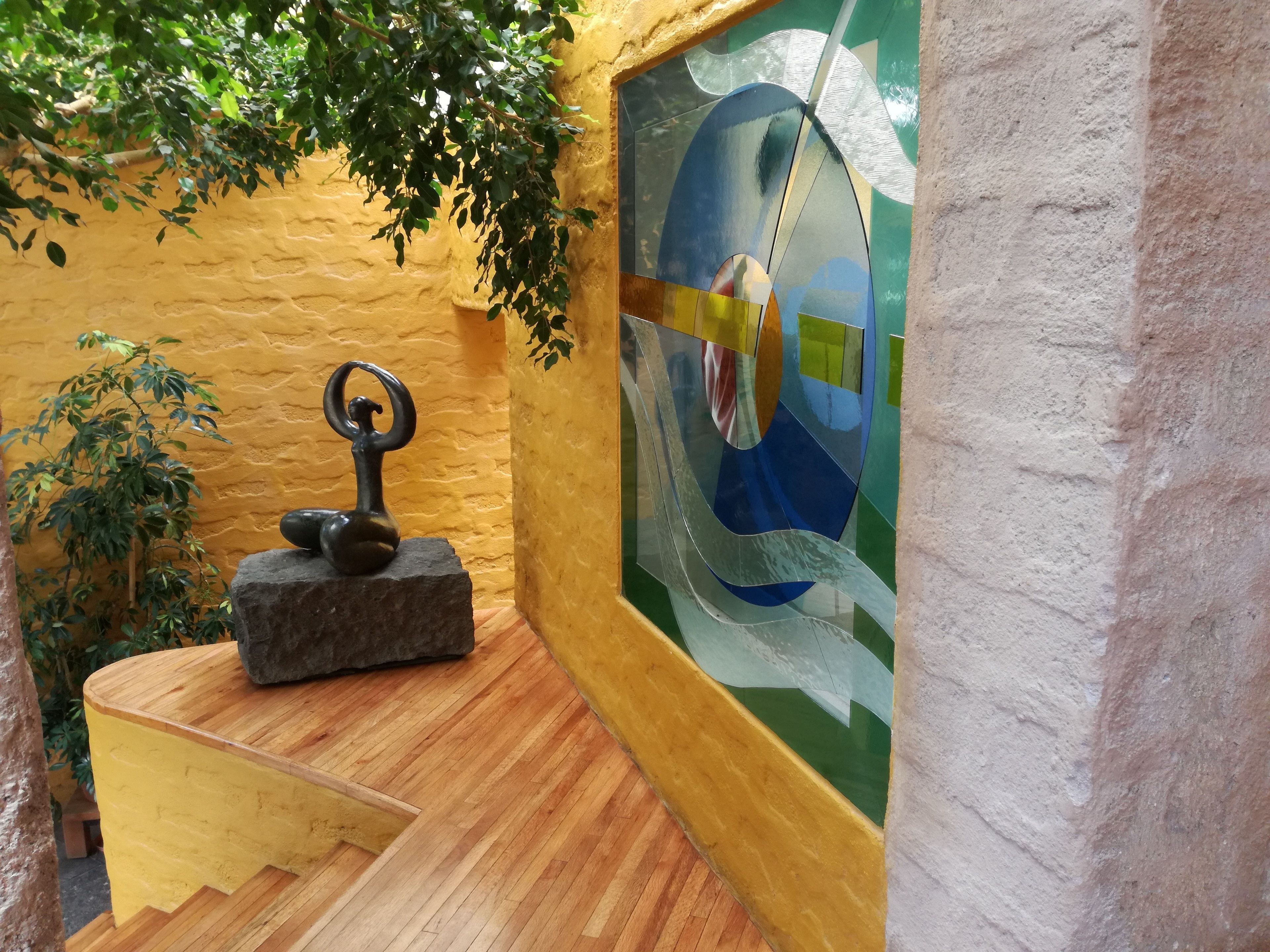 breakfast, lunch, dinner served; regional cuisine