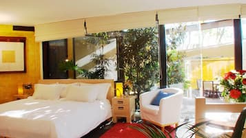 Suite Deluxe | Caja de seguridad en la habitación, wifi gratis y ropa de cama