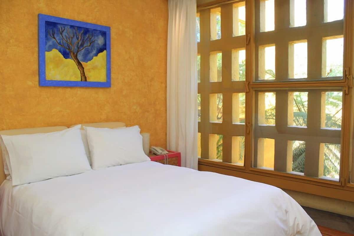 In-room safe, free WiFi, bed sheets
