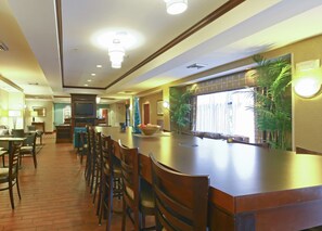 Lobby - Hampton Inn North Brunswick / New Brunswick (North Brunswick)