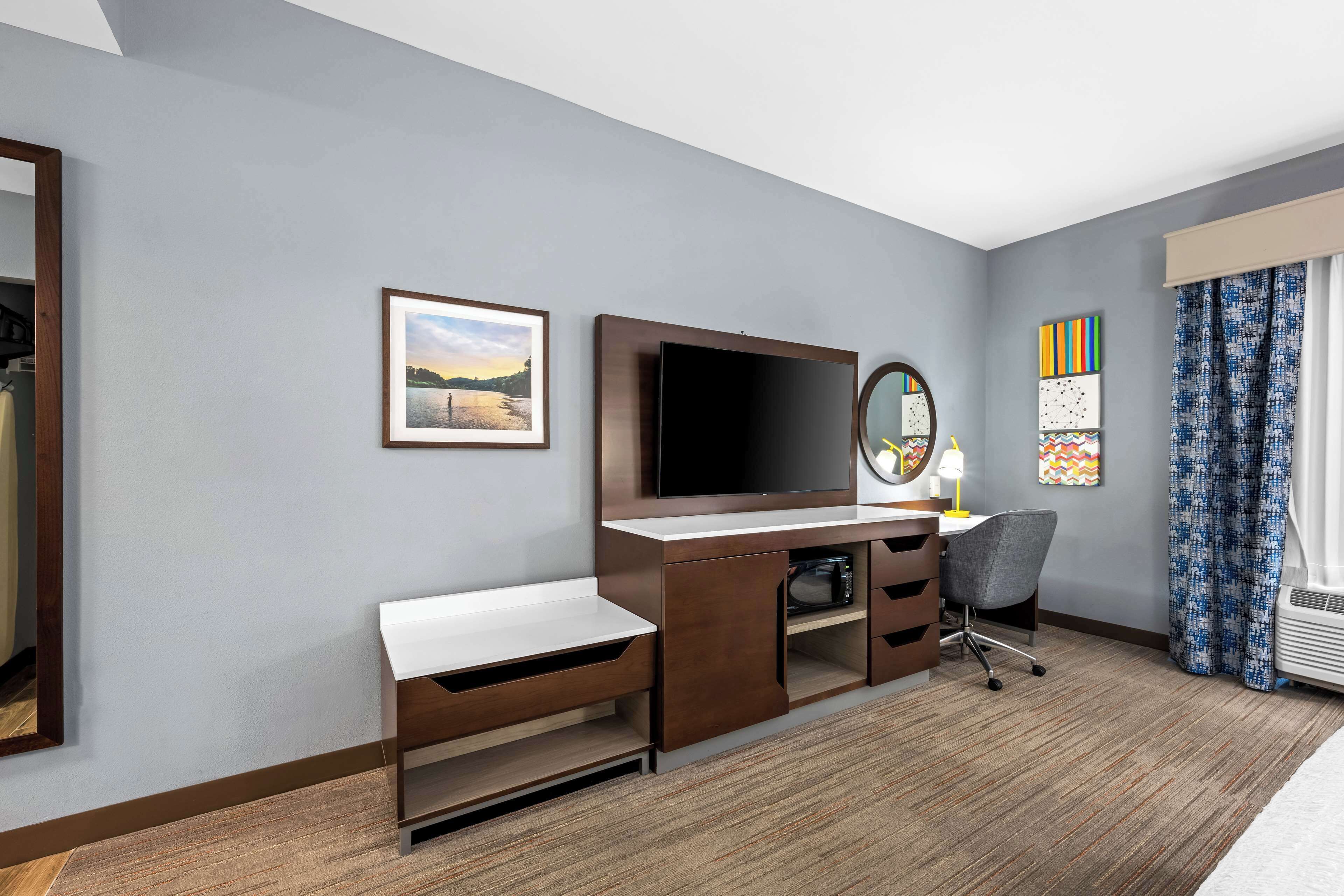 room, 1 king bed, accessible, non smoking | 1 bedroom, premium bedding, down duvets, pillow-top beds