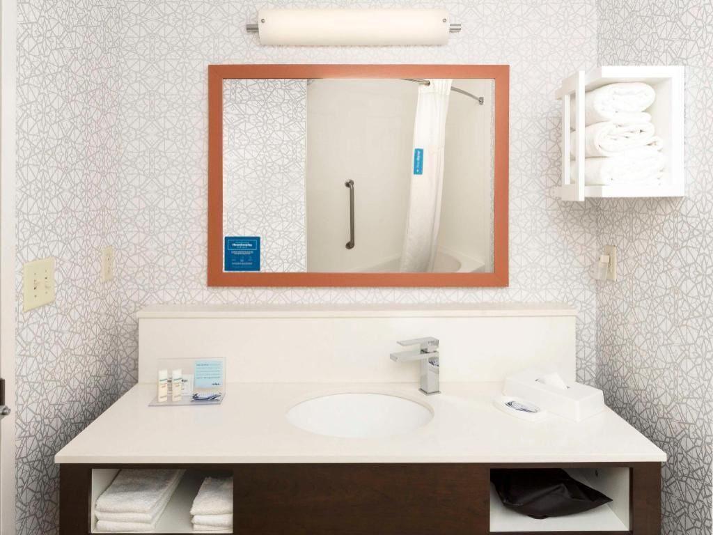 Bathroom | Free toiletries, hair dryer, towels