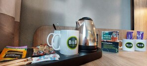 Coffee and/or coffee maker - B&B HOTEL Inverness (Inverness)