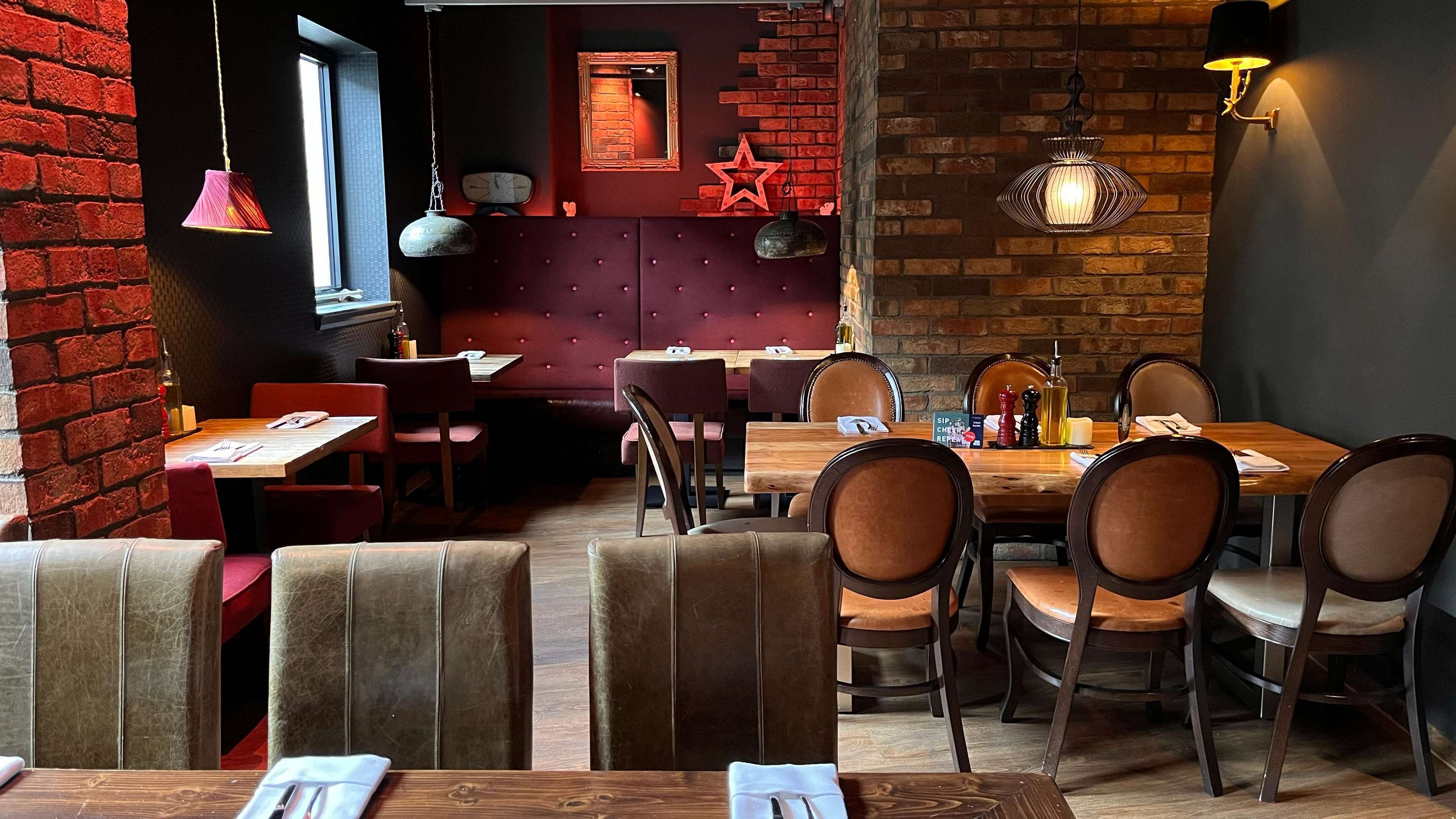 Desayuno buffet todos los días (GBP 10.00 por persona) 