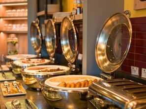 Daily buffet breakfast for a fee