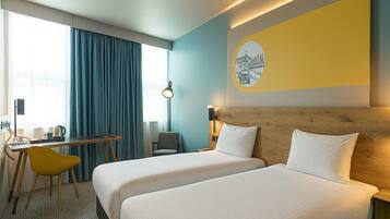 Twin Room | Desk, laptop workspace, blackout curtains, free WiFi