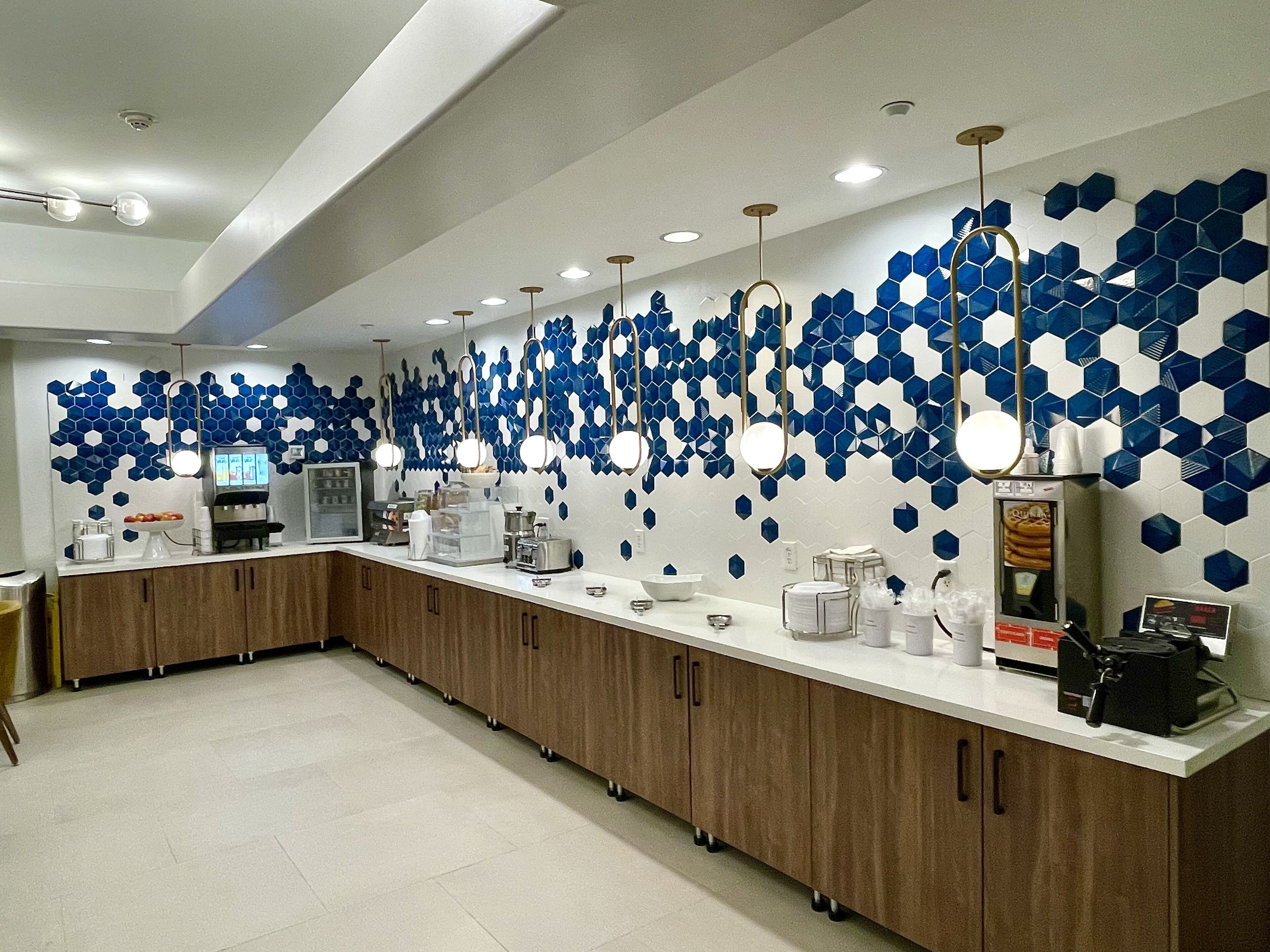 Free continental breakfast 