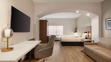 Executive Room, 1 King Bed | Premium bedding, desk, laptop workspace, blackout drapes