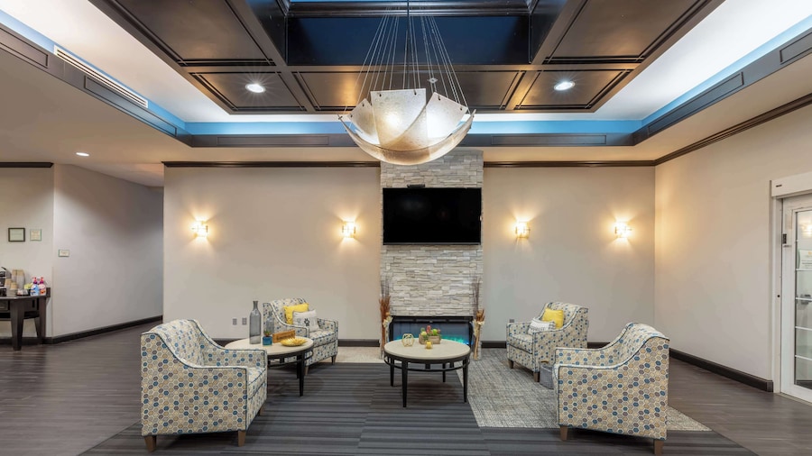 La Quinta Inn & Suites by Wyndham Mt. Pleasant