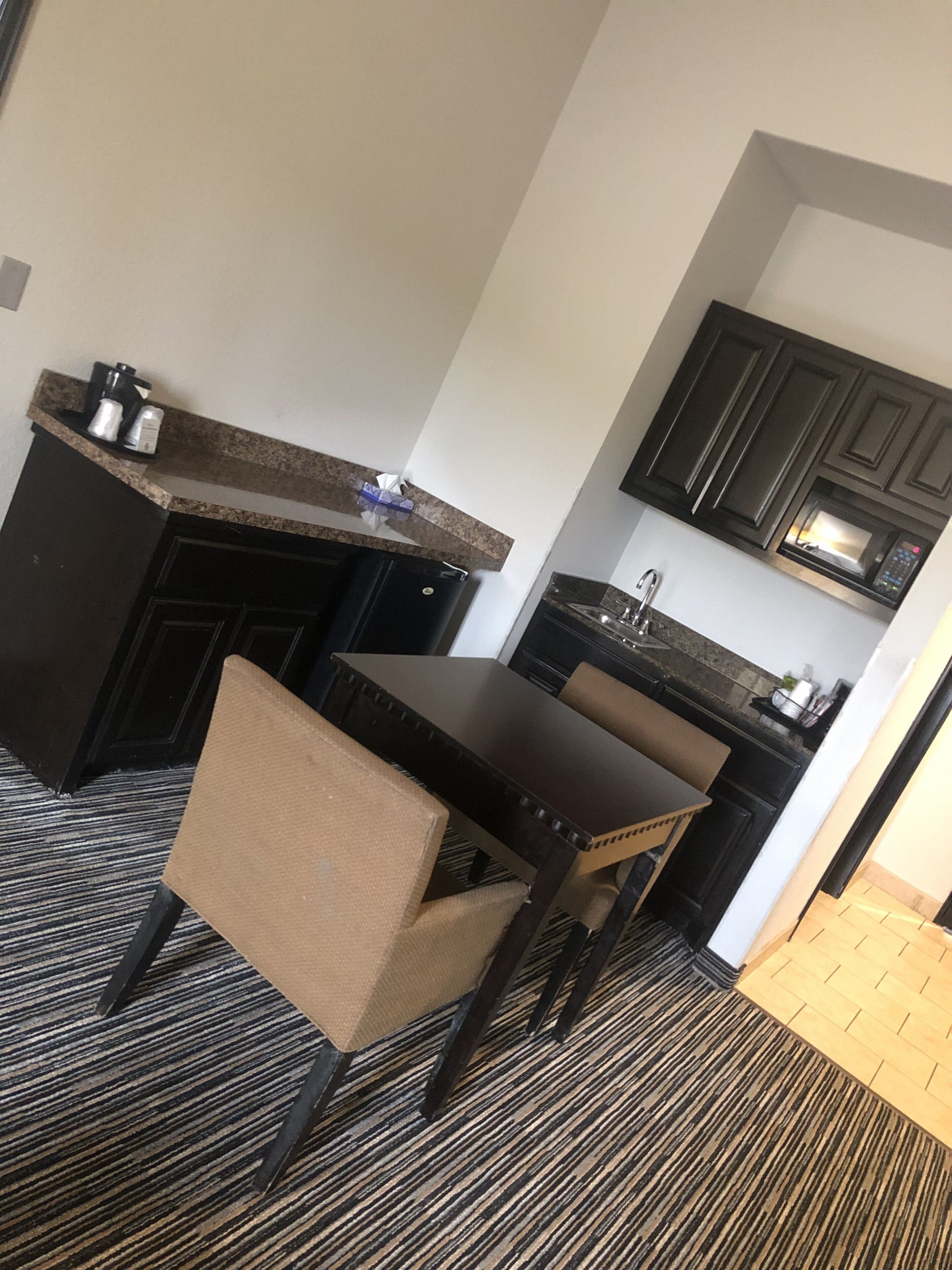 fridge, microwave, coffee/tea maker