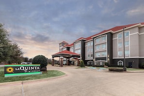 Exterior - La Quinta Inn & Suites by Wyndham Mt. Pleasant (Mount Pleasant)