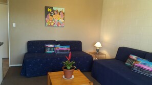 Televisión LCD 32 cm con canales de televisión digitales, televisión