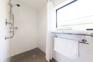 Triple Room, 3 Twin Beds | Bathroom | Combined shower/tub, hair dryer, towels, soap