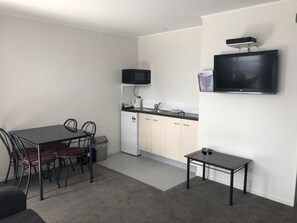 Suite Ville, 1 chambre, non-fumeur, coin cuisine (WOTIF CITY SALE) | Salle de séjour