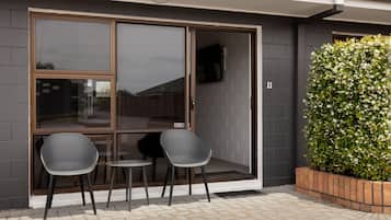 Executive King Studio (with Aircon) | Terrace/patio