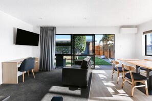 Room - Cobblestone Court Motel – Wenzel Motels (Tauranga)