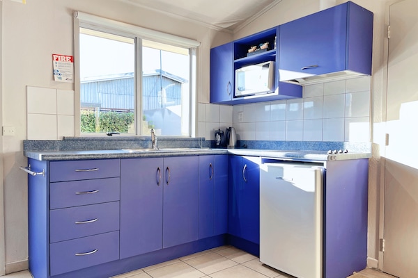 Economy-Apartment, 1 Schlafzimmer | Eigene Küche | Kühlschrank, Mikrowelle, Herdplatte, Wasserkocher mit Kaffee-/Teezubehör