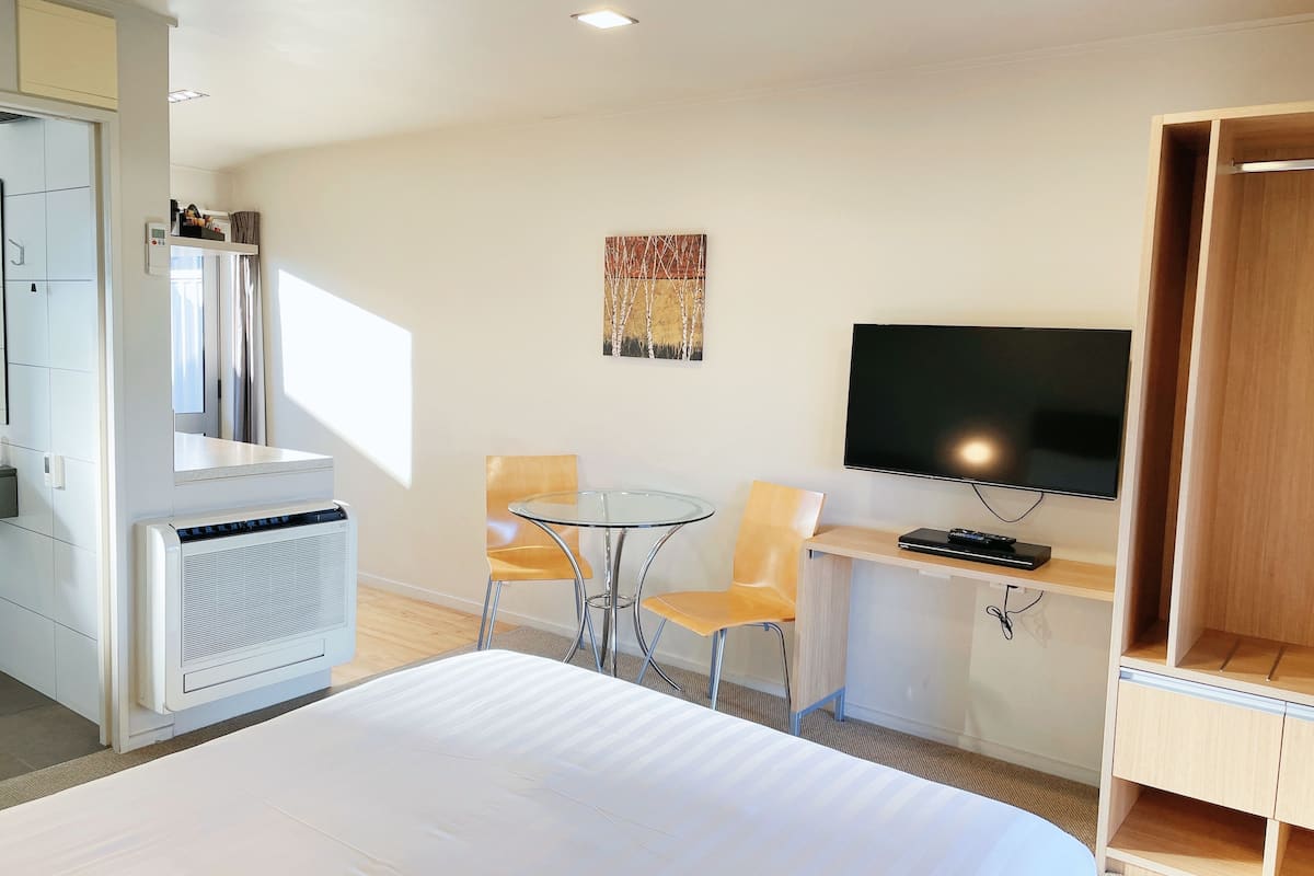1 bedroom, desk, soundproofing, iron/ironing board
