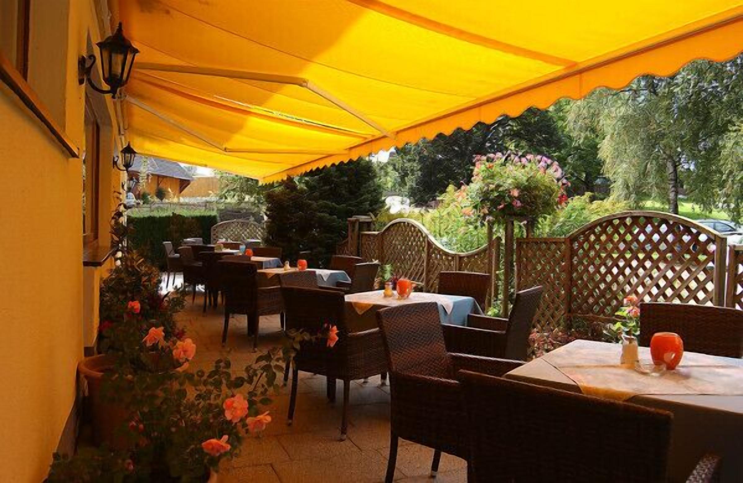 lunch and dinner served