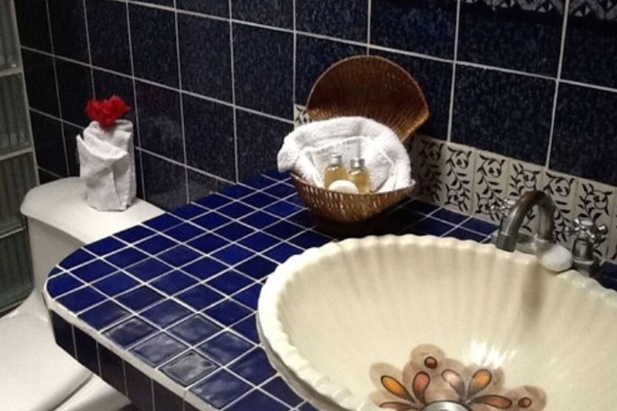 triple room | bathroom | shower, free toiletries, hair dryer, towels