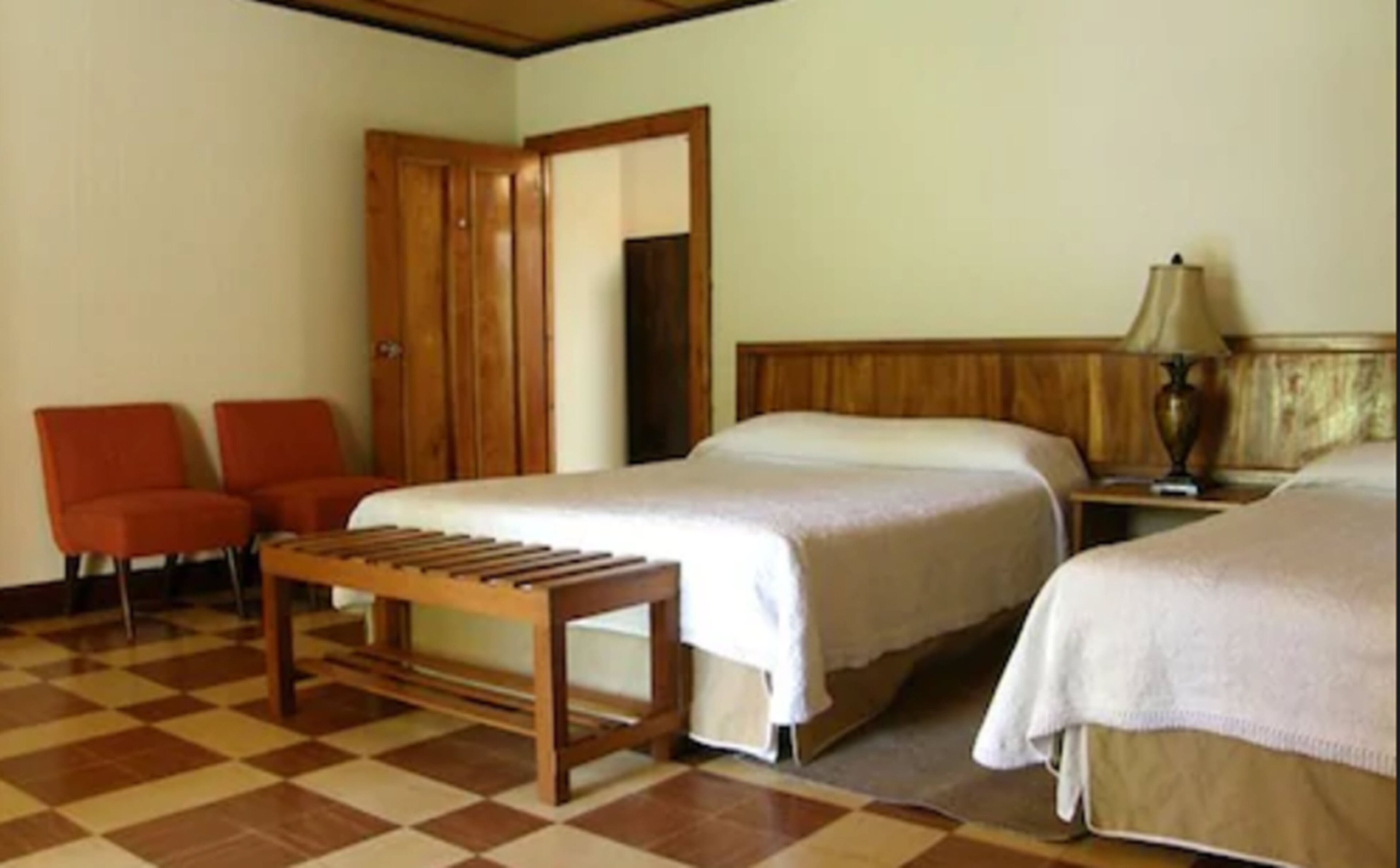 triple room | premium bedding, individually decorated, desk, iron/ironing board