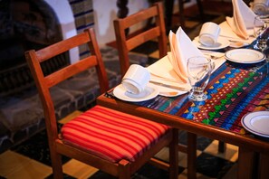 Desayuno a la carta todos los días (con cargo)