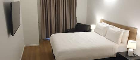 Deluxe studio | Skrivbord, strykjärn/strykbräda, gratis wi-fi och sängkläder