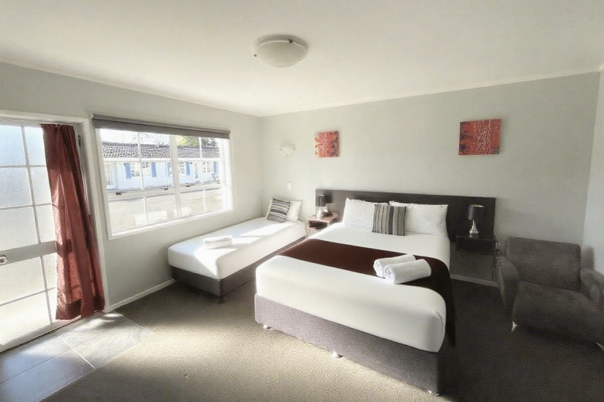 Deluxe Studio, Non Smoking, Air conditioning | 1 bedroom, premium bedding, desk, laptop workspace