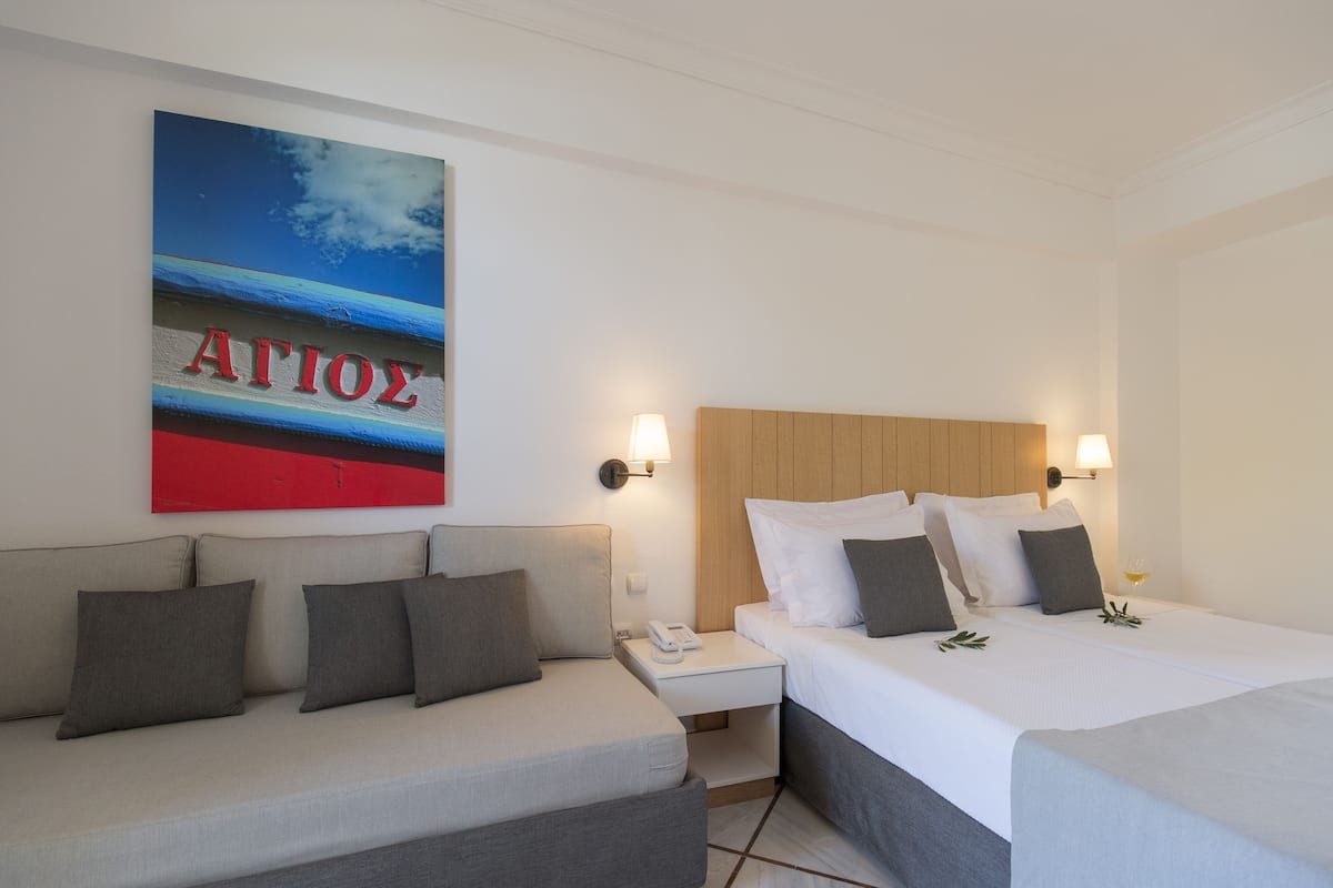 Promo Garden View Room | In-room safe, iron/ironing board, free cribs/infant beds, free WiFi