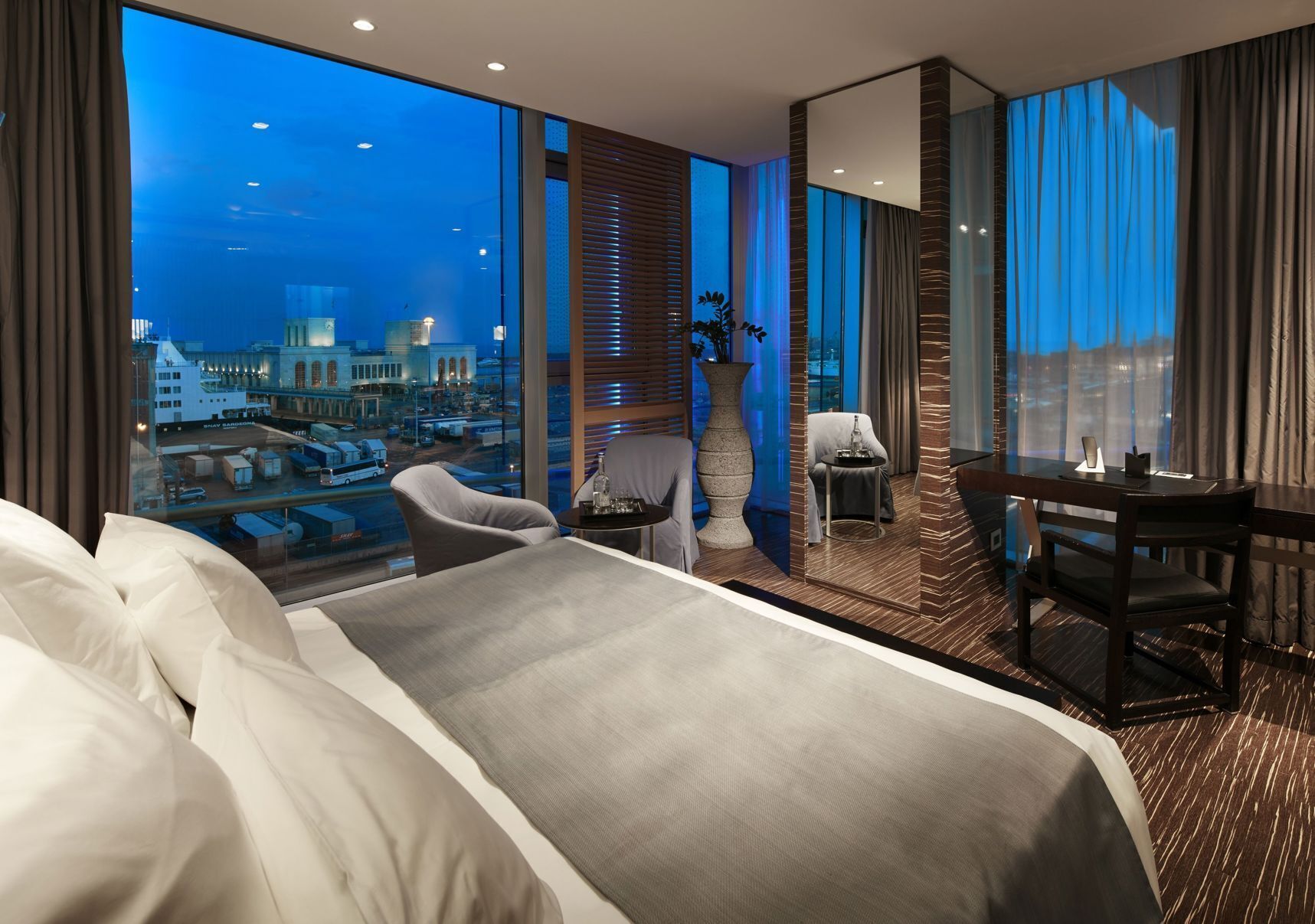 Premium bedding, minibar, in-room safe, individually furnished