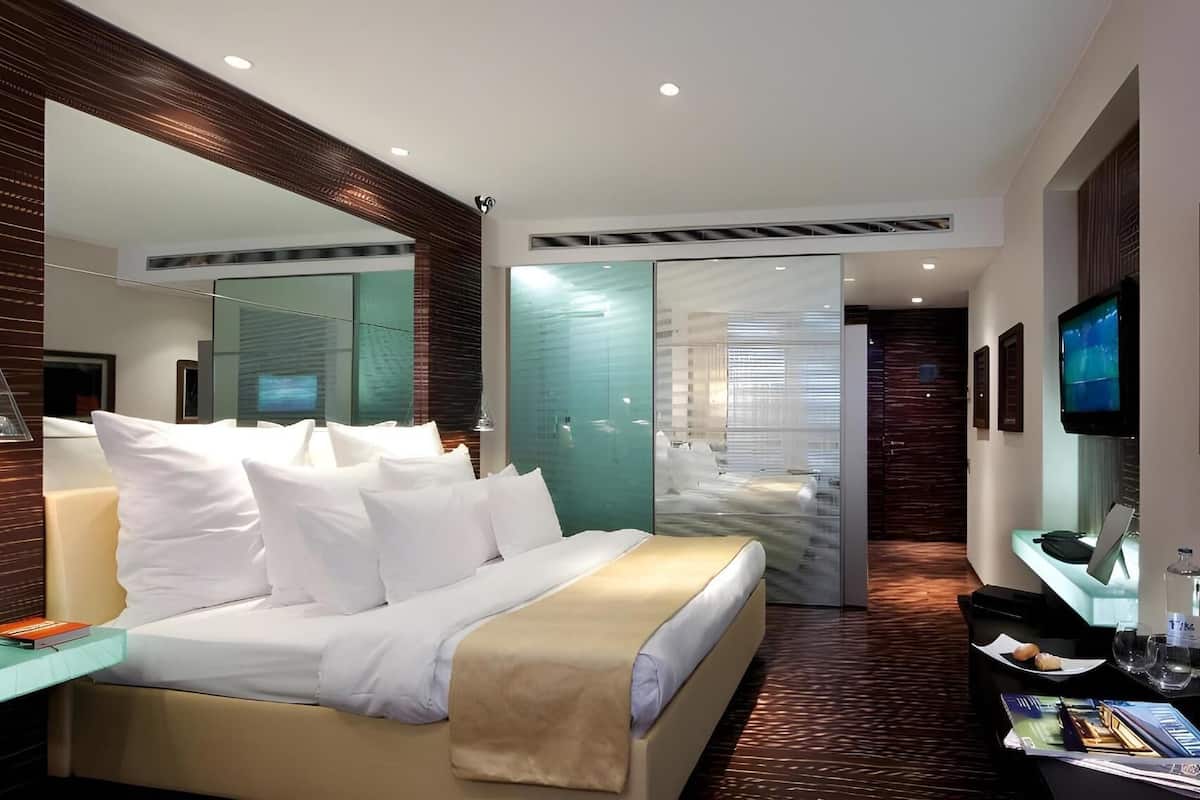 Premium bedding, minibar, in-room safe, individually furnished