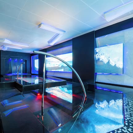 Couples treatment room(s), sauna, hot tub, Turkish bath/hammam