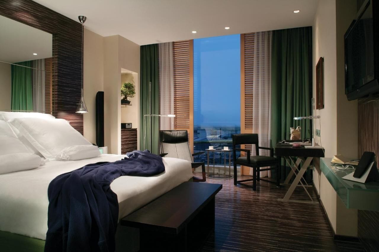 Ropa de cama de alta calidad y minibar 