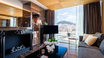 Deluxe Suite (Castle view) | Living area | 43-inch LED TV with digital channels, TV, foosball