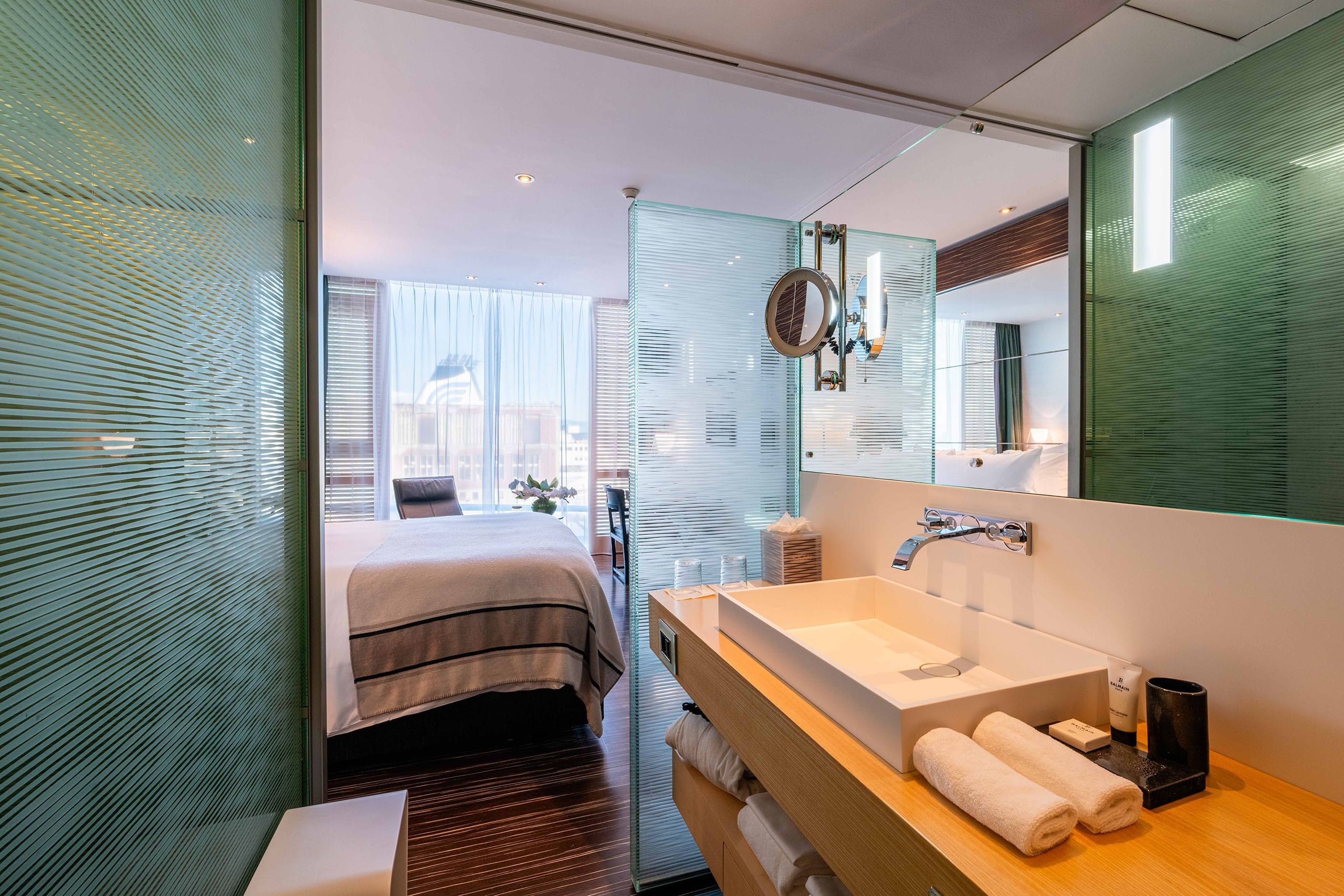 Deluxe Room, Harbour View | Bathroom
