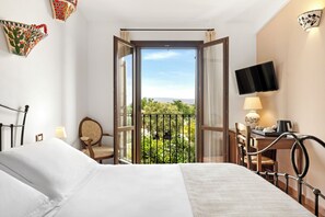 Minibar, coffres-forts dans les chambres, bureau, chambres insonorisées