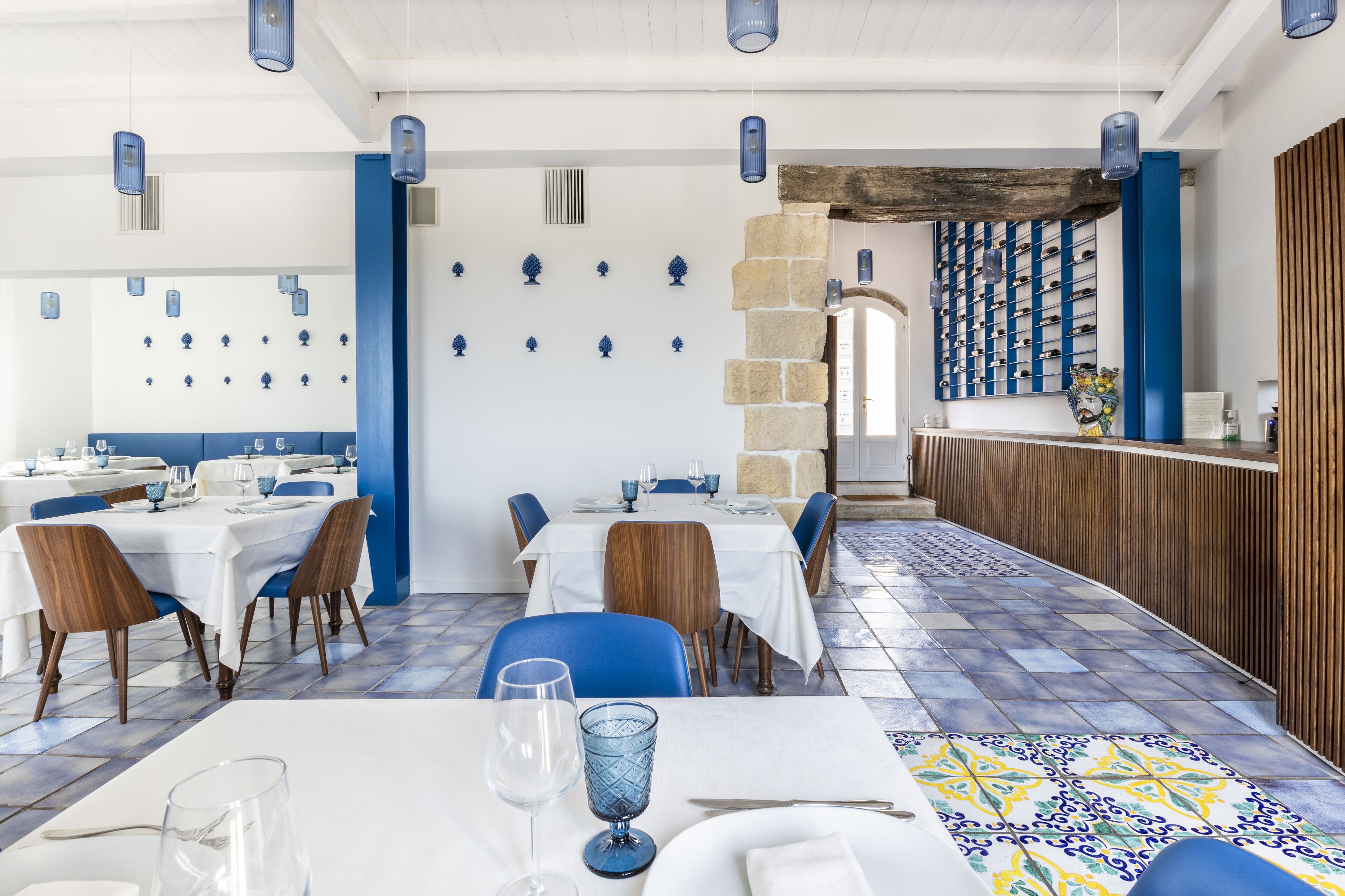 dinner served, regional cuisine, al fresco dining