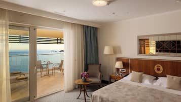Special Offer - Superior Sea View Room with Balcony and Half day Private Boat Tour | Hypo-allergenic bedding available, minibar, in-room safe, desk