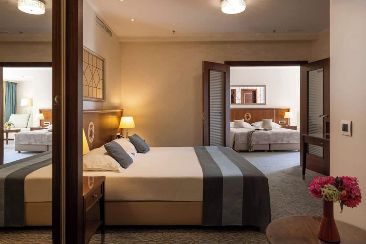 family room, 2 bedrooms, balcony | 1 bedroom, hypo-allergenic bedding, minibar, in-room safe