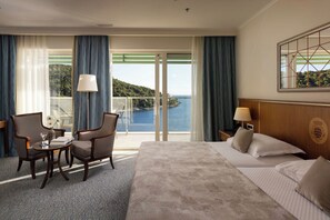 Ropa de cama hipoalergénica y minibar 