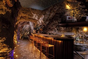 2 间酒吧/酒廊、鸡尾酒酒吧、大堂酒廊