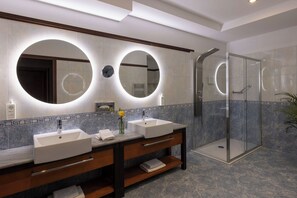 Executive Suite, Terrace, Sea View | Bathroom | Rainfall showerhead, slippers, towels - Hotel More (Dubrovnik)