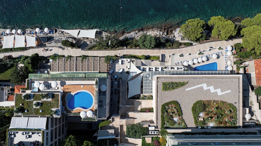 Hotel More