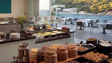 Free daily full breakfast